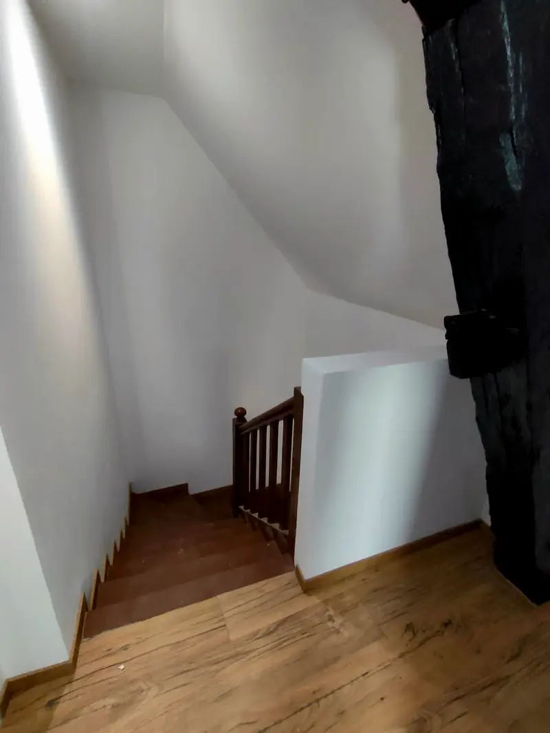 Escalier bois et palier livrés, rampe posée